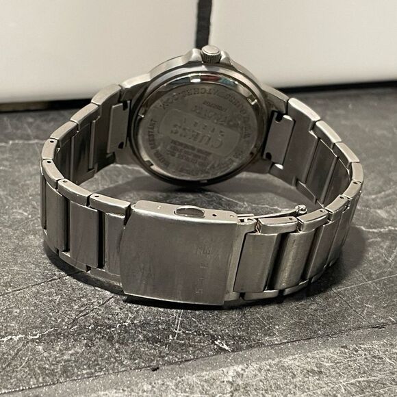 Mens Guess 40mm Steel Watch with Black Dial - New Battery - Picture 4 of 6